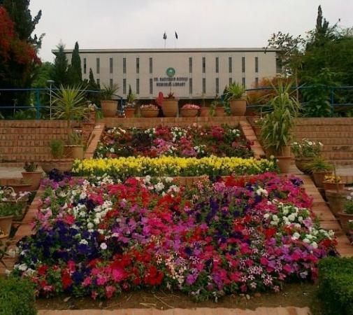 Quaid-i-Azam University